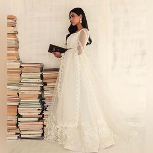 Zuria Dor White Lehenga